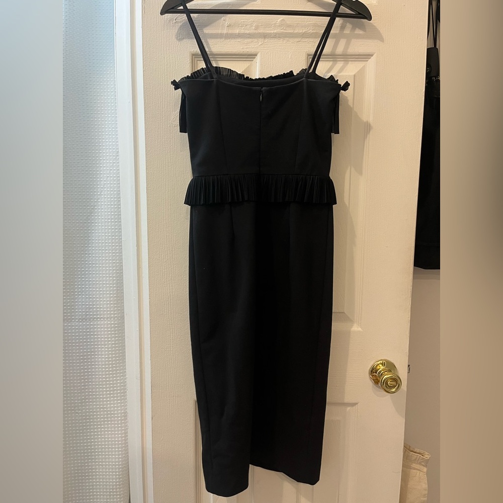 Stella McCartney Black Fitted Dress with Ruffle Bodice - Picture 3 of 7